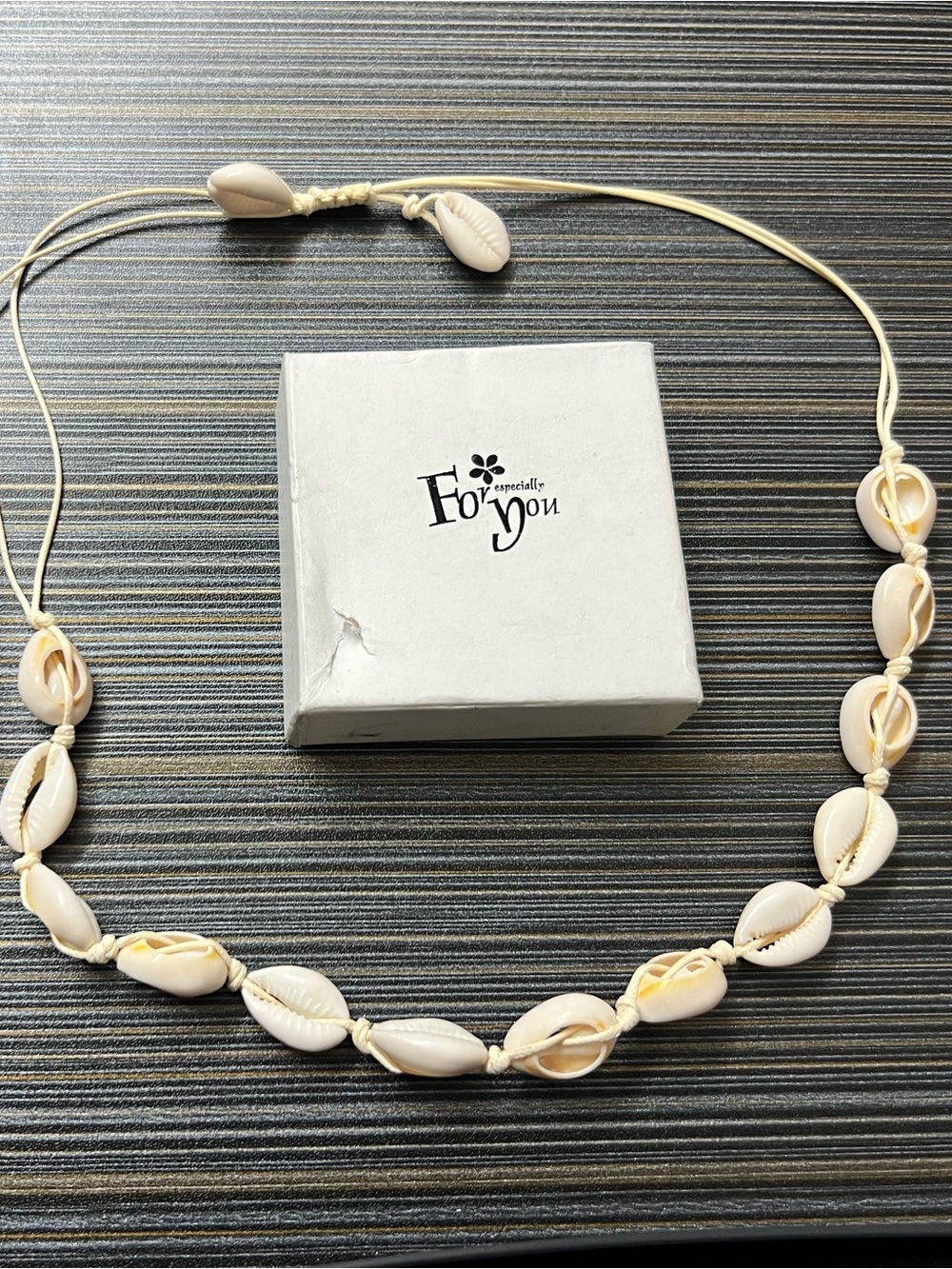 🎁Shell Bead Choker Necklace - Cream